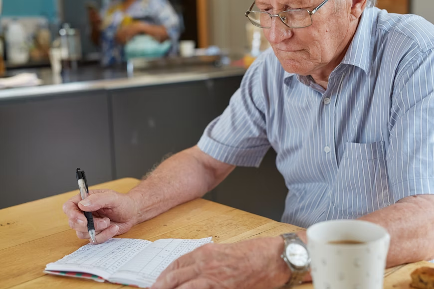 Older Adults: Top 5 Tools to Manage Finances