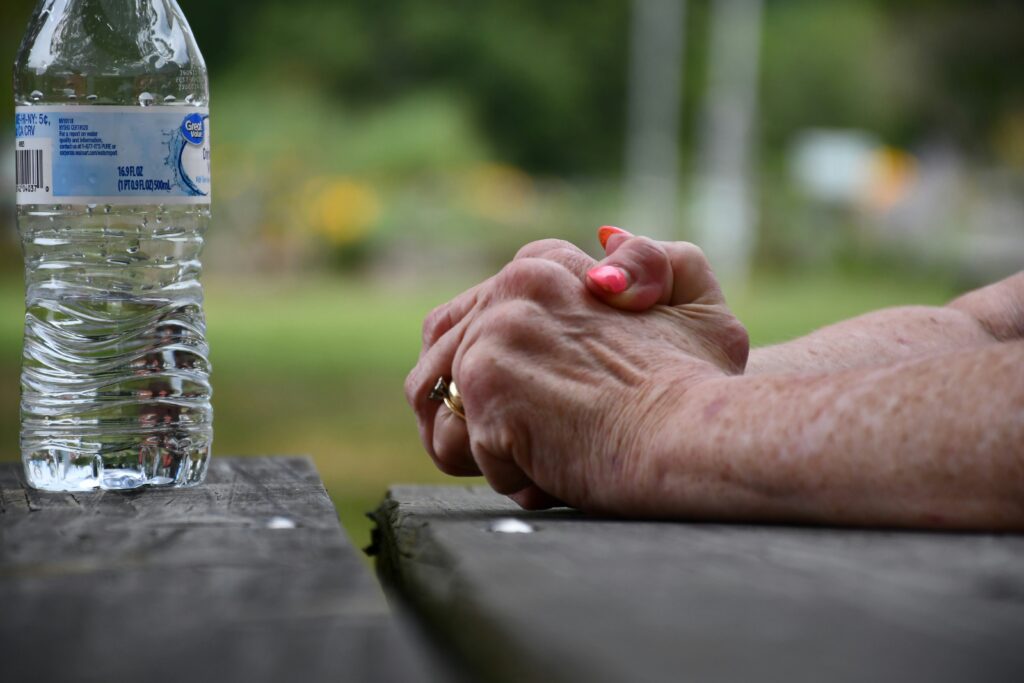Senior hydration checklist showing signs of dehydration in older adults