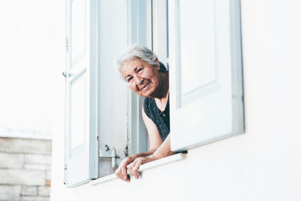 Free Cooling Spots for Seniors in Indianapolis: Libraries, Malls & Senior Centers (2026 Guide)